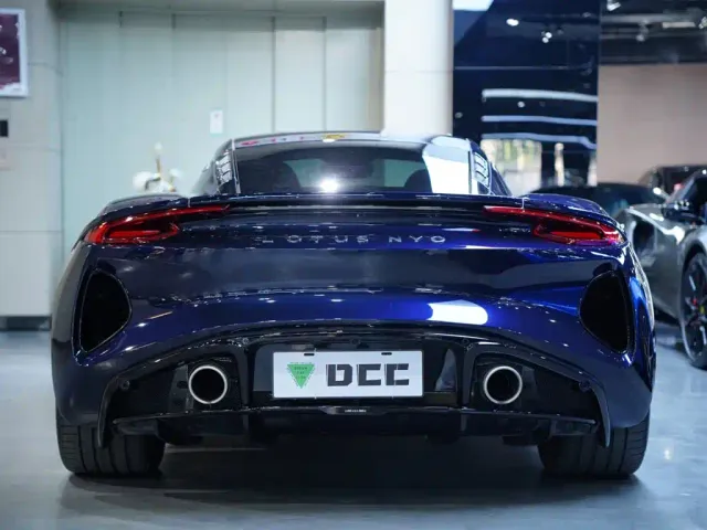 Lotus Emira — Фото автомобиля 20