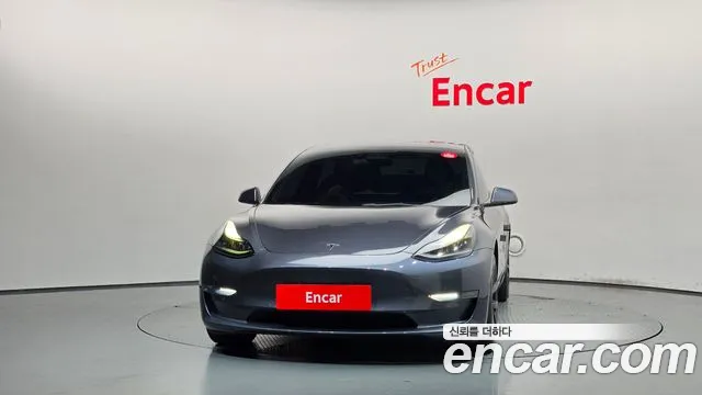 Tesla Model 3 — Фото автомобиля 3