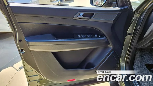 KG_Mobility_Ssangyong Rexton Новый Rexton Sport Khan Дизель 2.2 4WD — Фото автомобиля 24