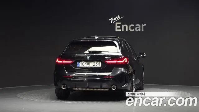 BMW 1 Series F40 — Фото автомобиля 3