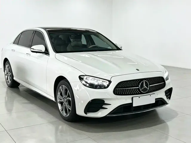 Mercedes-Benz E-Class — Фото автомобиля 2