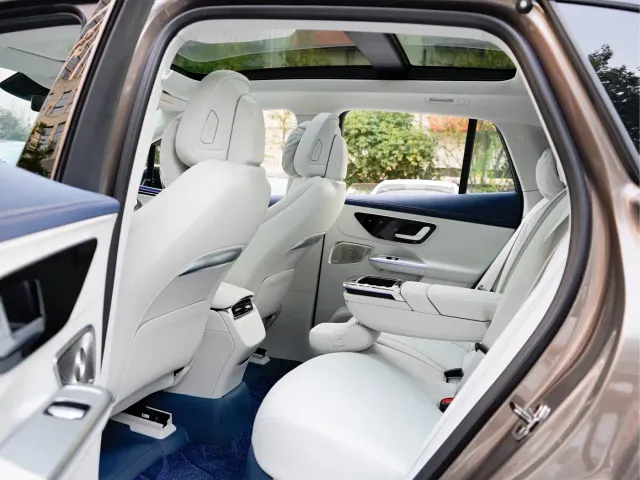 Mercedes-Benz EQE SUV — Фото автомобиля 14