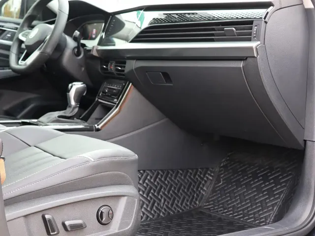 Volkswagen Passat — Фото автомобиля 12