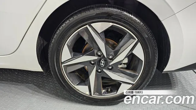 Hyundai Avante CN7 — Фото автомобиля 21