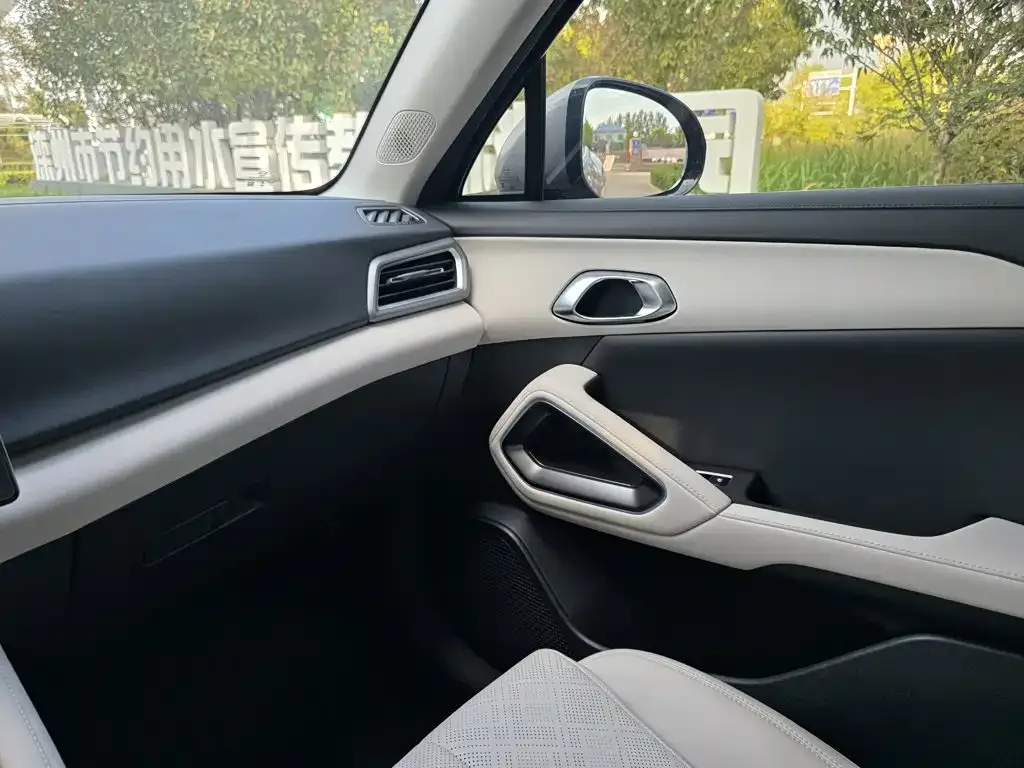 BYD Yuan UP 2024 401KM Leading Edition — Фото автомобиля 14