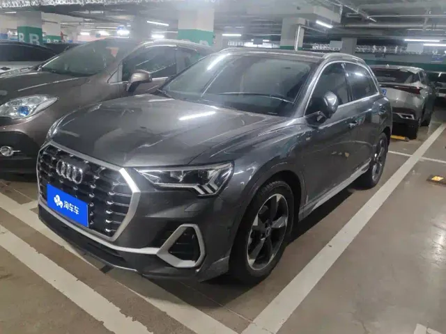 Фотография автомобиля — Audi Q3