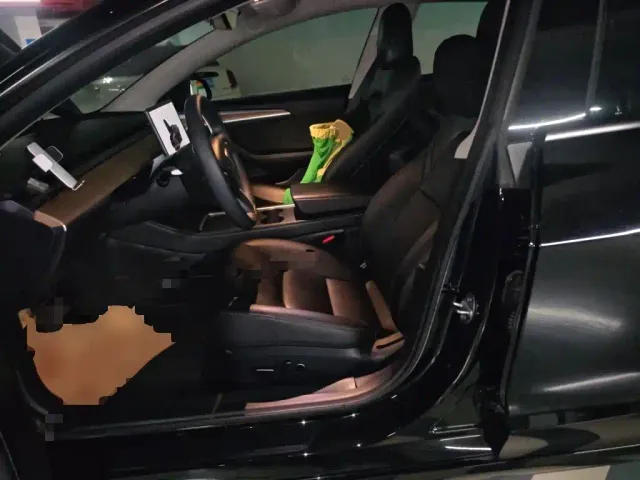 Tesla Model 3 — Фото автомобиля 16