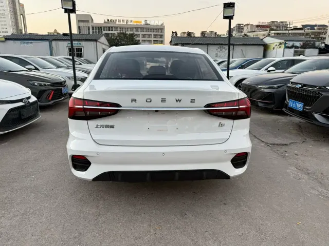 Roewe i5 — Фото автомобиля 7