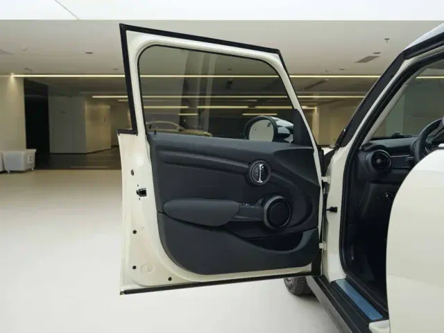 MINI Hatch — Фото автомобиля 15