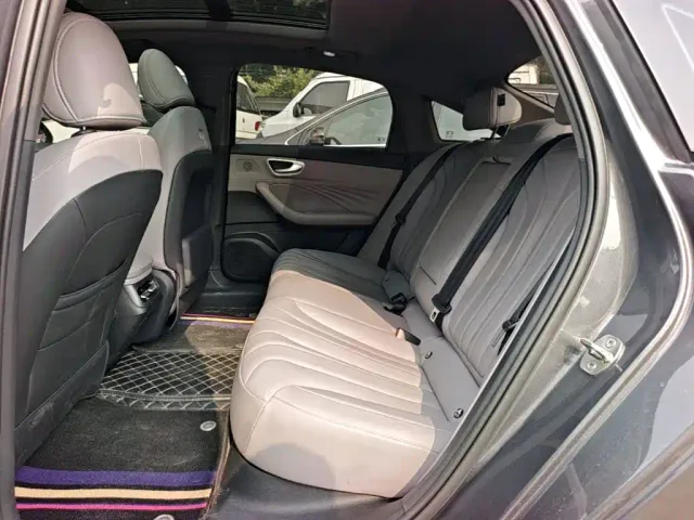 Roewe M7 DMH — Фото автомобиля 16