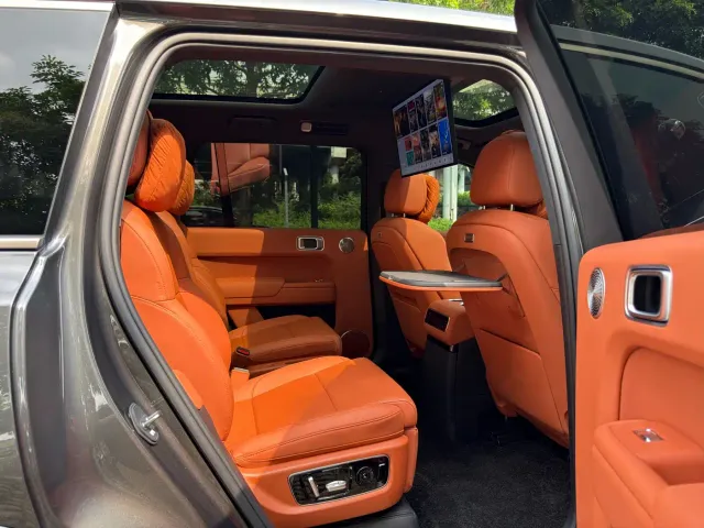 Li Auto L9 — Фото автомобиля 18