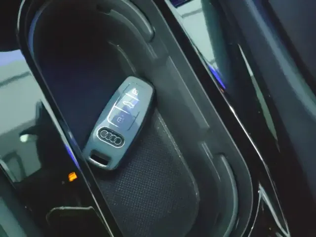 Audi Audi Q4 e-tron 2024 40 e-tron Creation Edition — Фото автомобиля 8