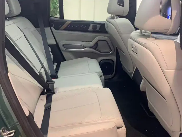 BYD FangChengBao Leopard 8 — Фото автомобиля 16