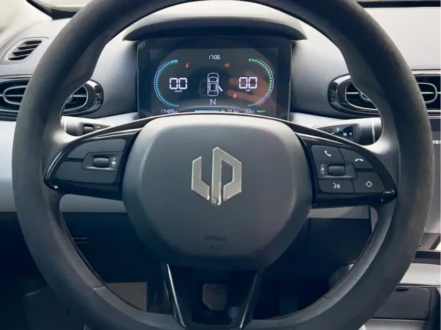 Leapmotor T03 — Фото автомобиля 13