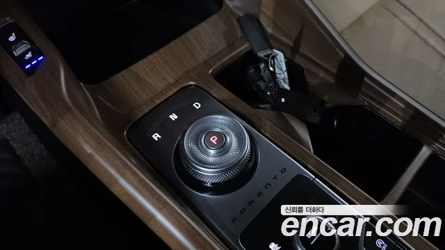 Kia Sorento — Фото автомобиля 9