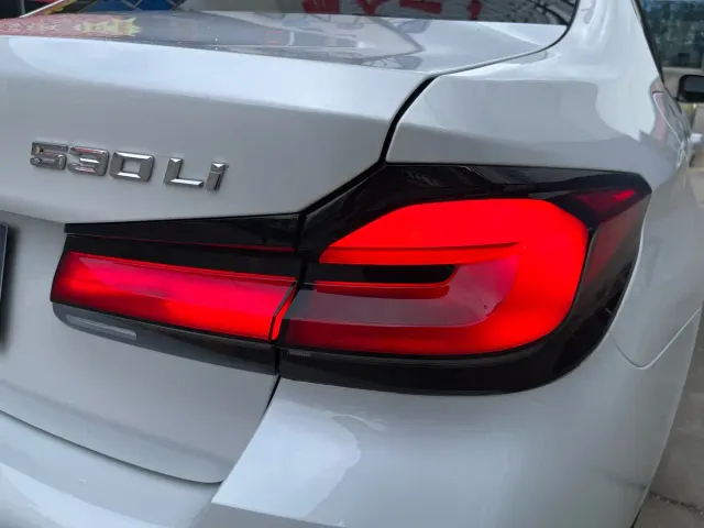BMW 5 Series — Фото автомобиля 30