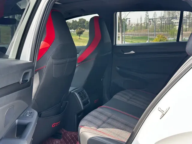 Volkswagen Golf GTI 2021 380TSI DSG GTI — Фото автомобиля 7