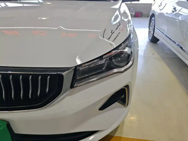 Geely Emgrand — Фото автомобиля 23