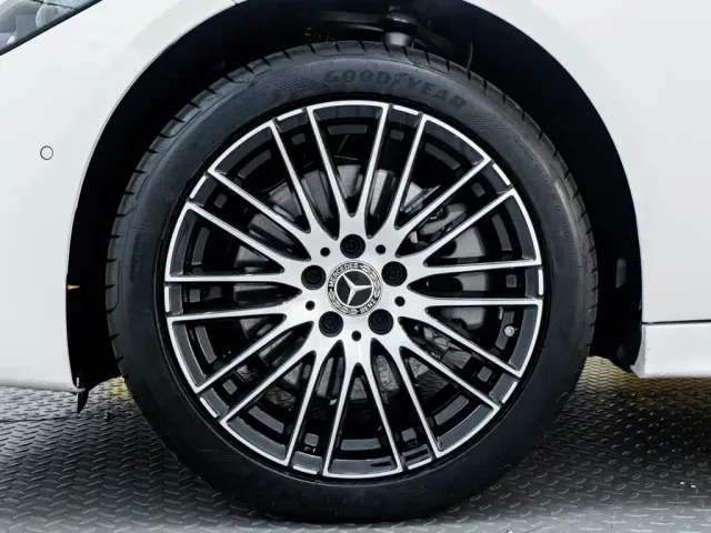 Mercedes-Benz C-Class — Фото автомобиля 10