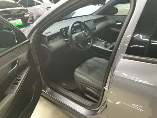 BYD Qin PLUS — Фото автомобиля 14