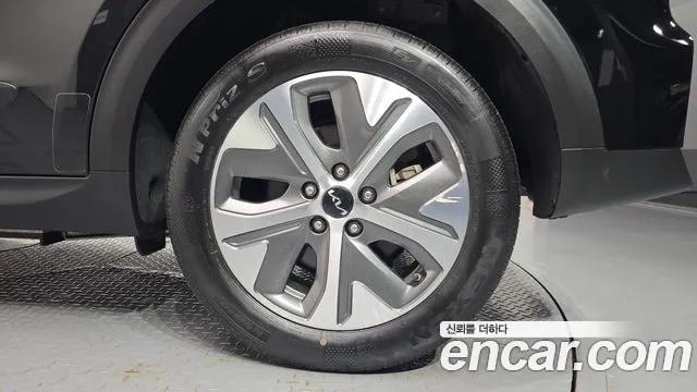 Kia Niro Niro Plus Air — Фото автомобиля 21