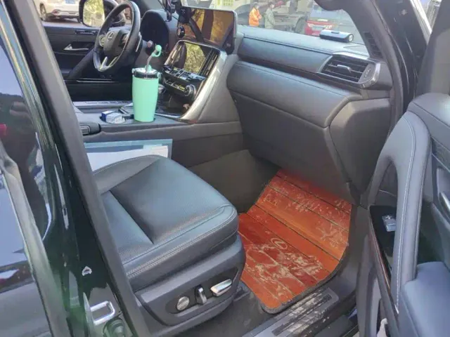 Lexus LX — Фото автомобиля 8