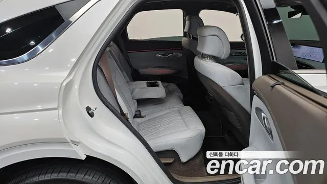 Genesis GV70 — Фото автомобиля 17