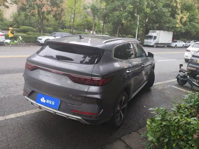 BYD Song PLUS — Фото автомобиля 3