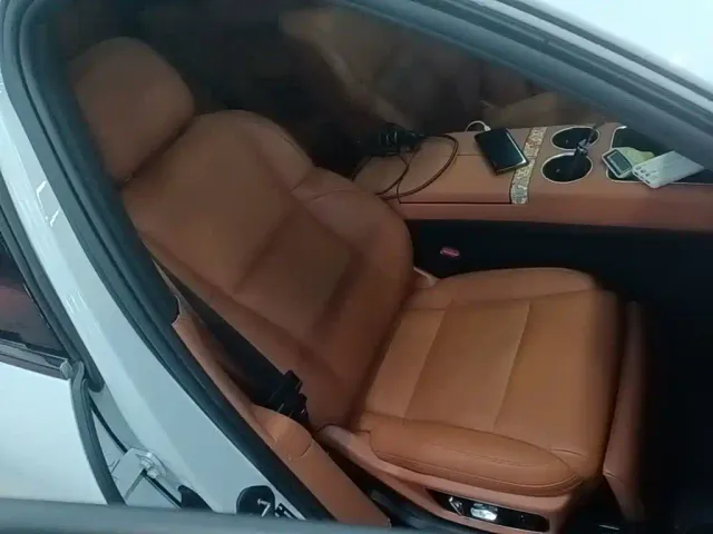 Li Auto L7 — Фото автомобиля 24