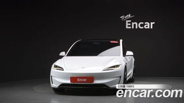 Tesla Model 3 — Фото автомобиля 3