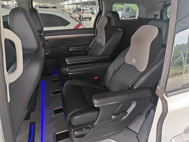 GAC Trumpchi M8 — Фото автомобиля 16