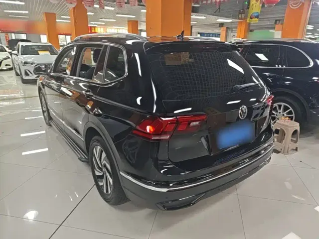 Volkswagen Tiguan L — Фото автомобиля 4