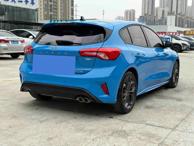 Ford Focus — Фото автомобиля 7