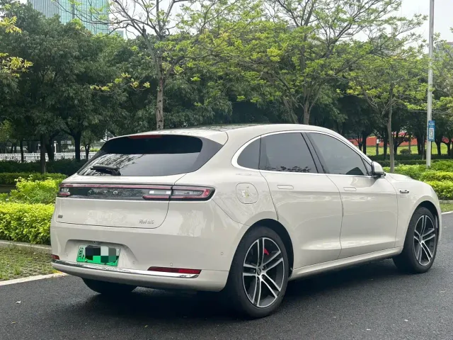 Aito M5 — Фото автомобиля 9