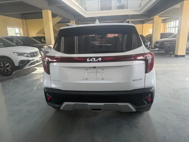 Kia Seltos — Фото автомобиля 4