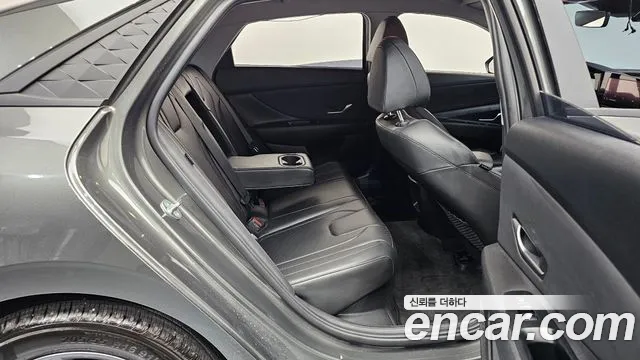 Hyundai Avante CN7 — Фото автомобиля 17
