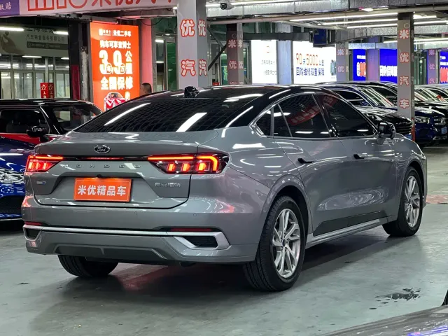 Ford Mondeo — Фото автомобиля 7