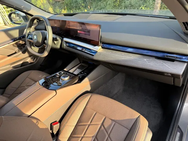 BMW i5 — Фото автомобиля 18
