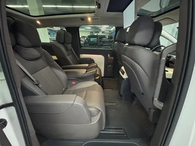 Li Auto MEGA — Фото автомобиля 18