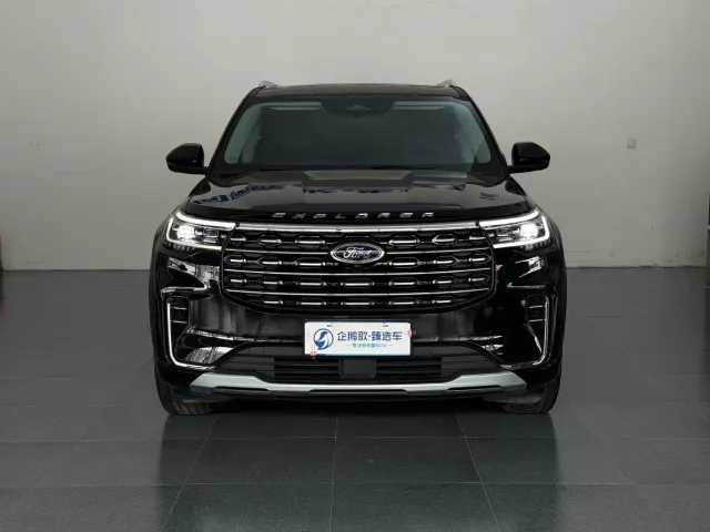 Ford Explorer — Фото автомобиля 2