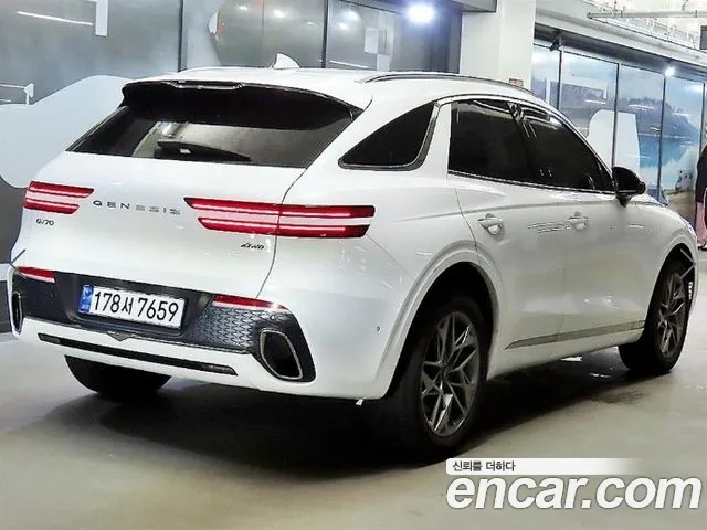 Genesis GV70 — Фото автомобиля 3