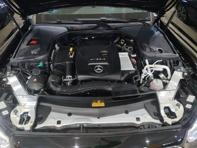 Mercedes-Benz E-Class — Фото автомобиля 19