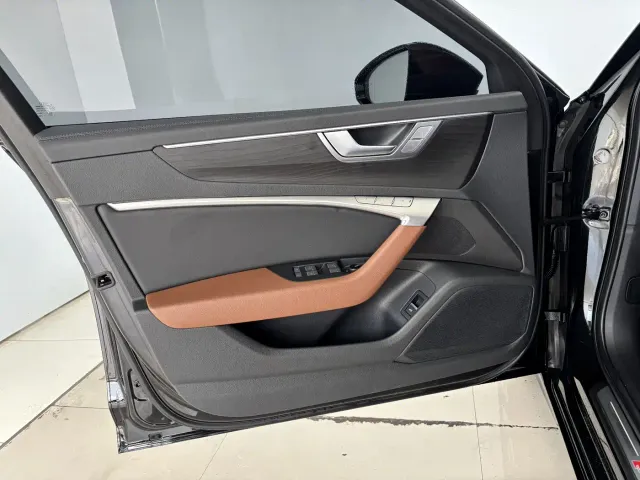 Audi A6L — Фото автомобиля 10