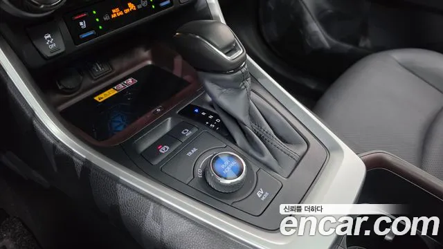 Toyota RAV4 — Фото автомобиля 9