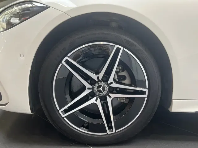 Mercedes-Benz C-Class — Фото автомобиля 12