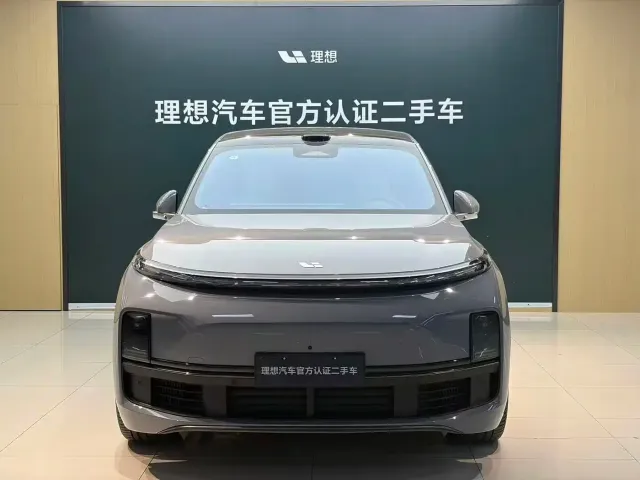 Li Auto L8 — Фото автомобиля 2