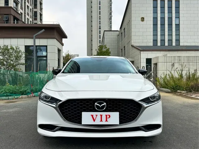 Mazda Axela — Фото автомобиля 2