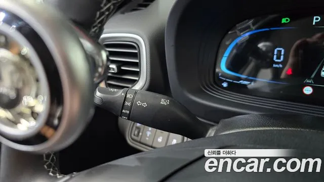 Hyundai Venue — Фото автомобиля 8