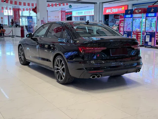 Audi S4 — Фото автомобиля 18