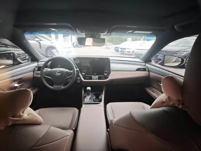 Lexus ES — Фото автомобиля 6